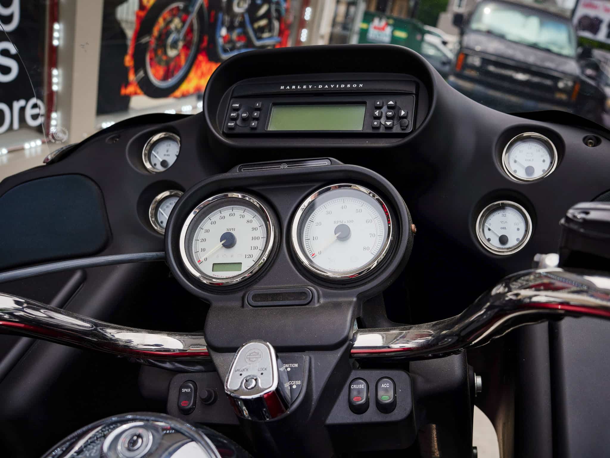 2009 HARLEY DAVIDSON ROAD GLIDE FLTR - Image 10