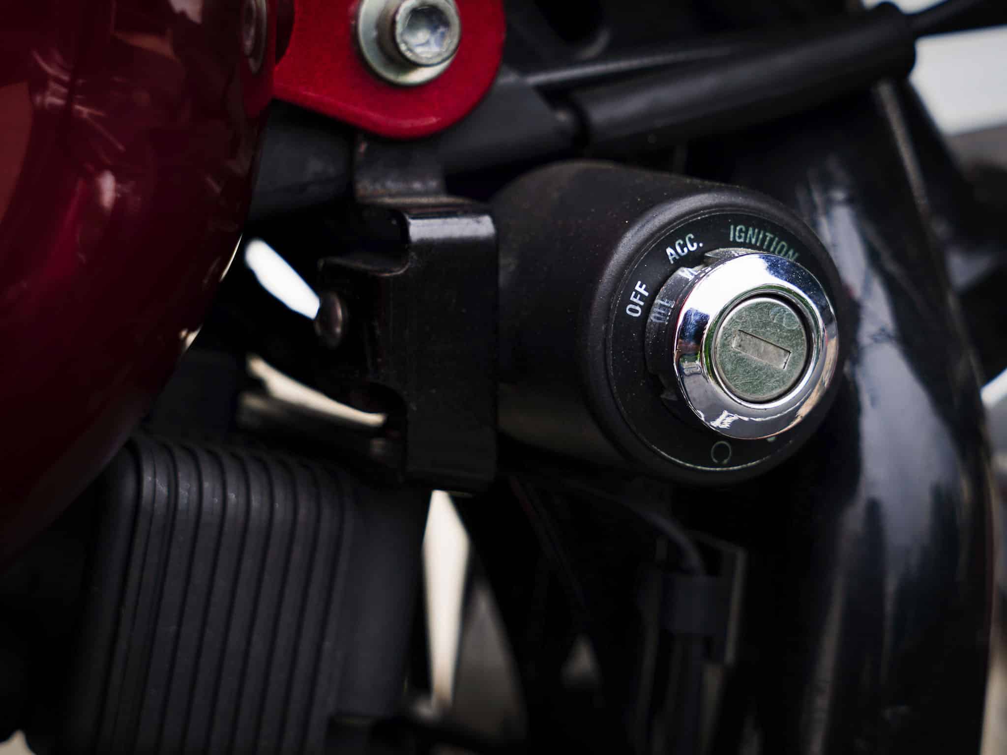 2004 HARLEY DAVIDSON SPORTSTER 883 - Image 4